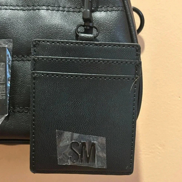 STEVE MADDEN BZoia Black Quilted Crossbody With Accessory Pouch. - Picture 7 of 9